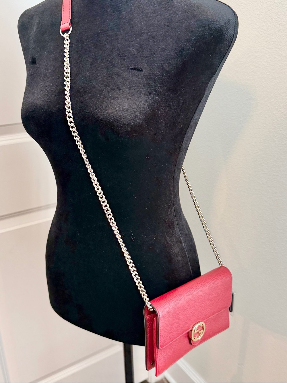 PRE LOVED Gucci Leather Interlocking G Wallet on Chain Crossbody Bag